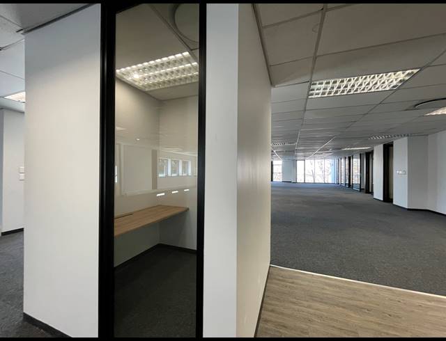 669M² OFFICE TO LET IN BRYANSTON